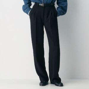 Black Aritzia effortless pant size 6